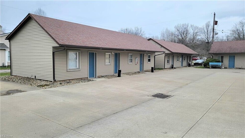 More Photos Of 3537 Liberty Ave, Vermilion Hotel For Sale