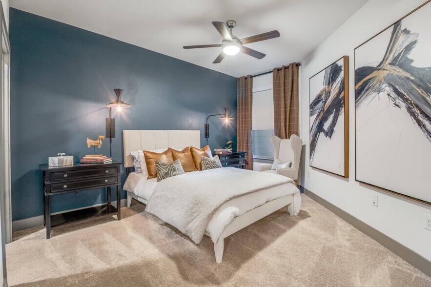 More Photos Of 305 W Commerce St, Dallas Apartments For Lease