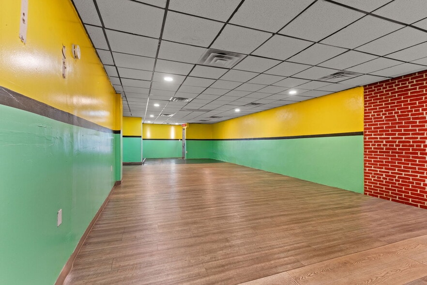 More Photos Of 318 S Broad St, Trenton Storefront For Sale