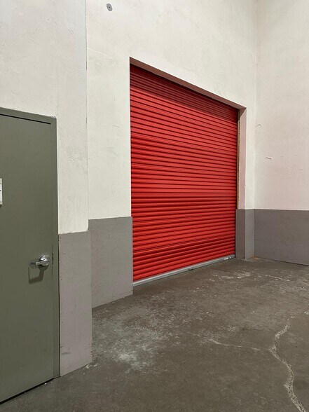 More Photos Of 58 R Pulaski St, Peabody Distribution For Lease