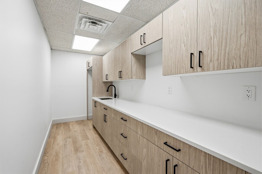 More Photos Of 1130 Hooper Ave, Toms River Office For Lease