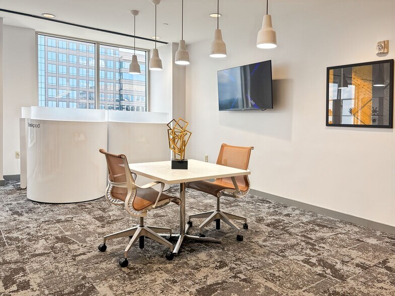 More Photos Of 400 Galleria Pky SE, Atlanta Coworking Space