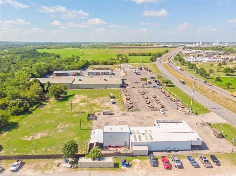 More Photos Of 3218 N Main St, Cleburne Auto Dealership For Lease