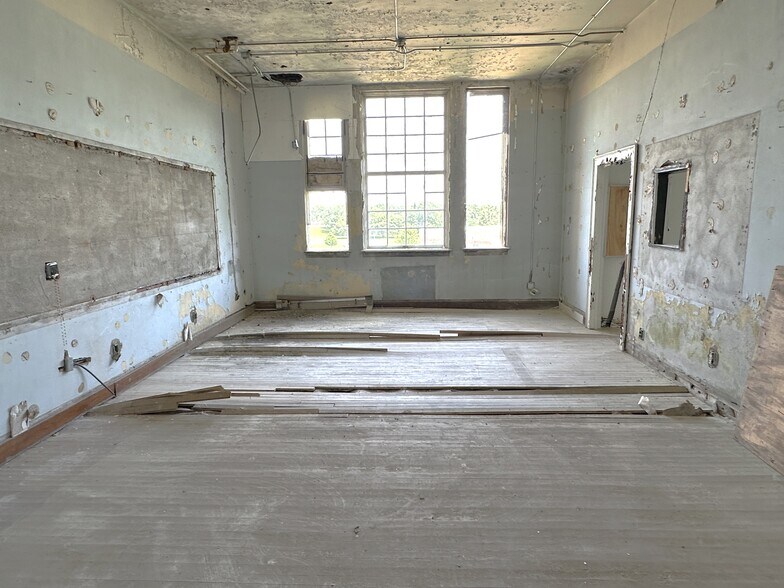 More Photos Of 921 W State St, Rockford Schools For Sale