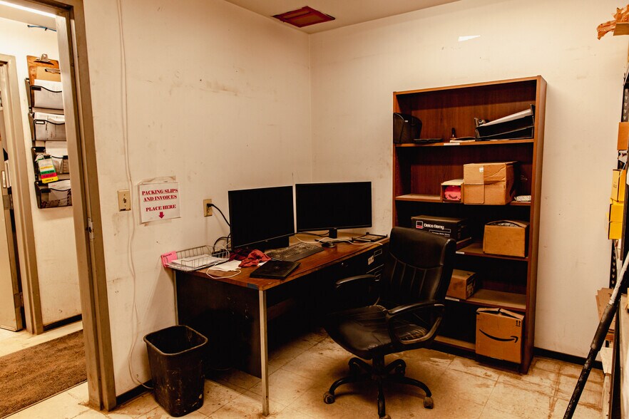 More Photos Of 3448 N Huetter Rd, Post Falls Office For Sale