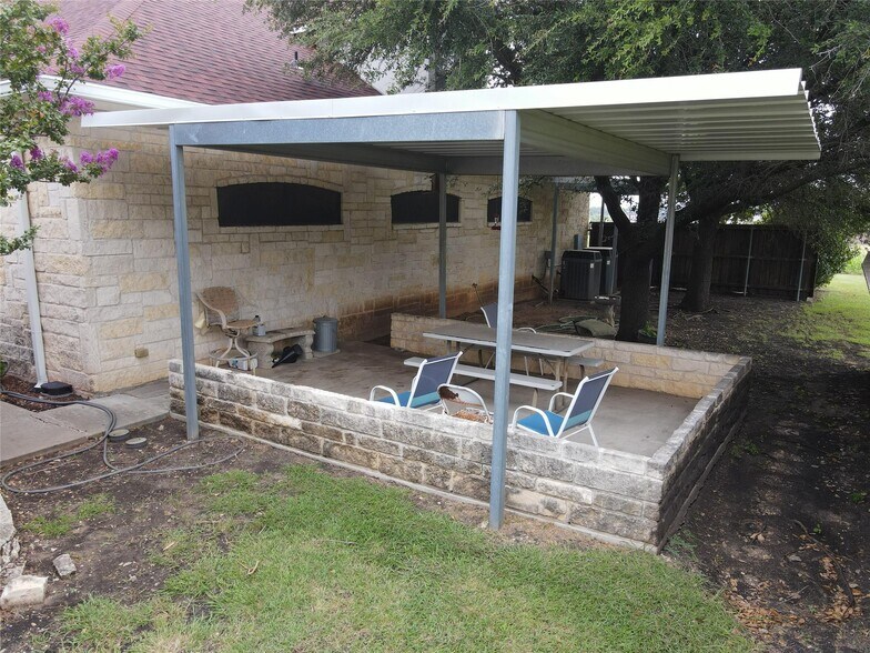 More Photos Of 1700 Gallagher Dr, Sherman Medical For Sale