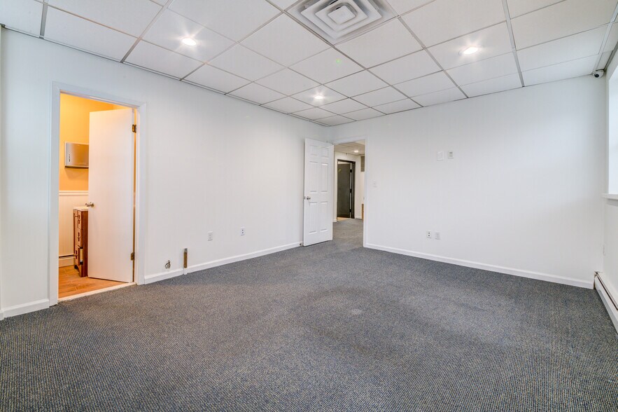 More Photos Of 46-48 Lafayette Ave, New Rochelle Warehouse For Lease