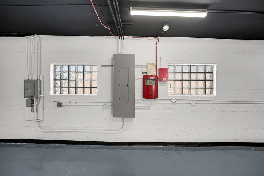 More Photos Of 10333 Oxford Ave, Chicago Ridge Warehouse For Sale