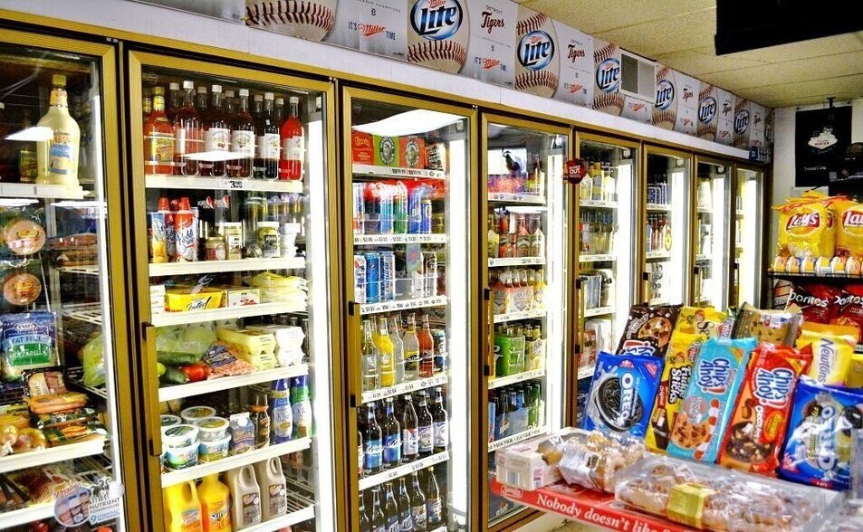 More Photos Of 8036 N Clare Ave, Harrison Convenience Store For Sale