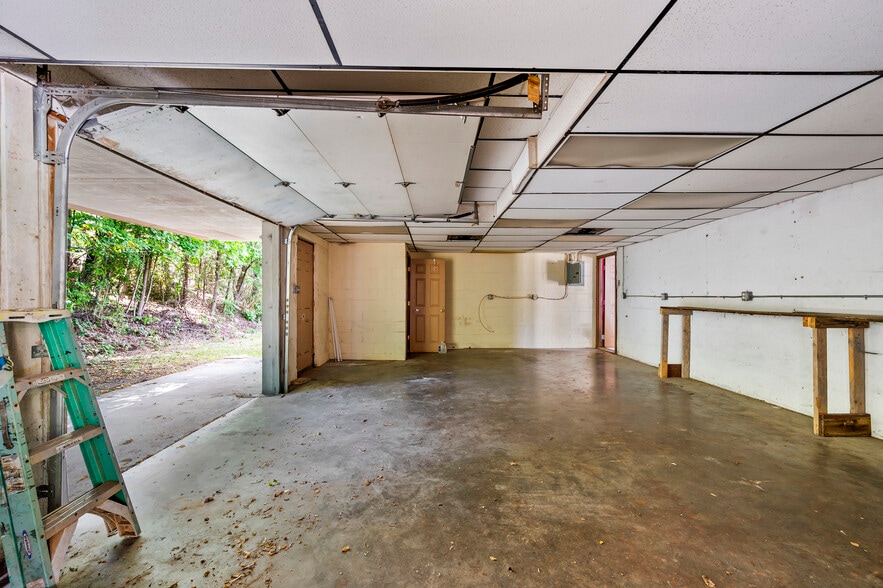 More Photos Of 5326 Main St, Walkertown Service For Sale