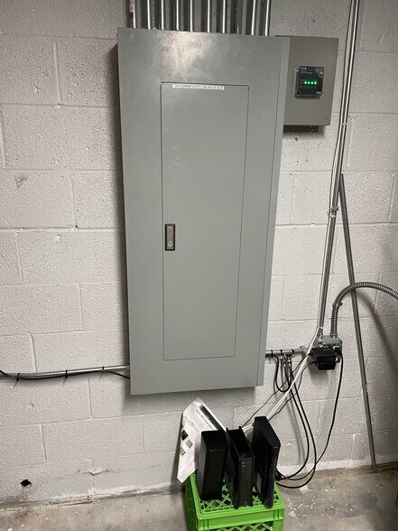 More Photos Of 1914 W Morehead St, Charlotte Office For Sale