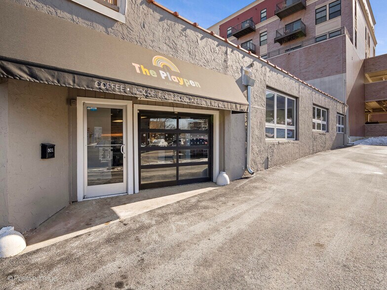 More Photos Of 501-503 Duane St, Glen Ellyn Apartments For Lease