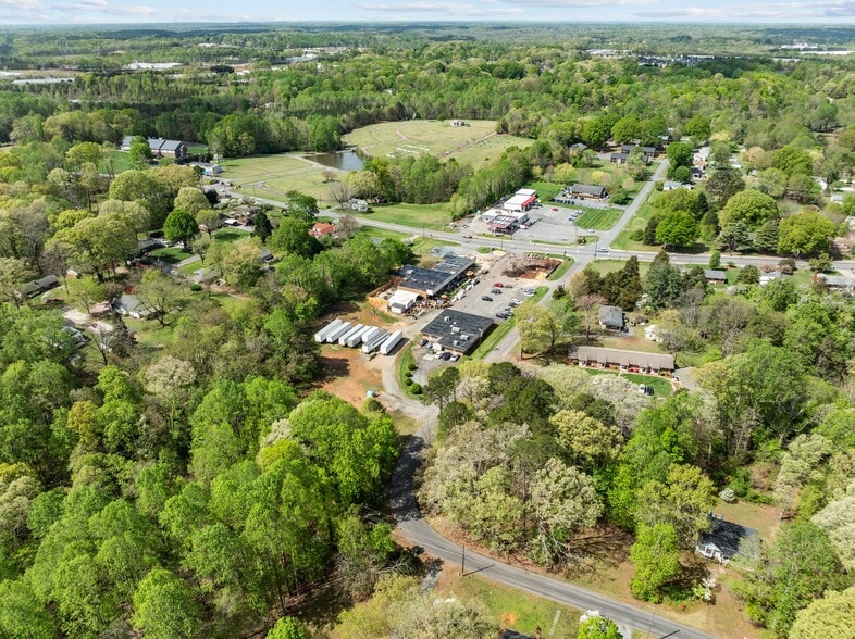 More Photos Of 110 E Wall St, Rural Hall Garden Center For Sale