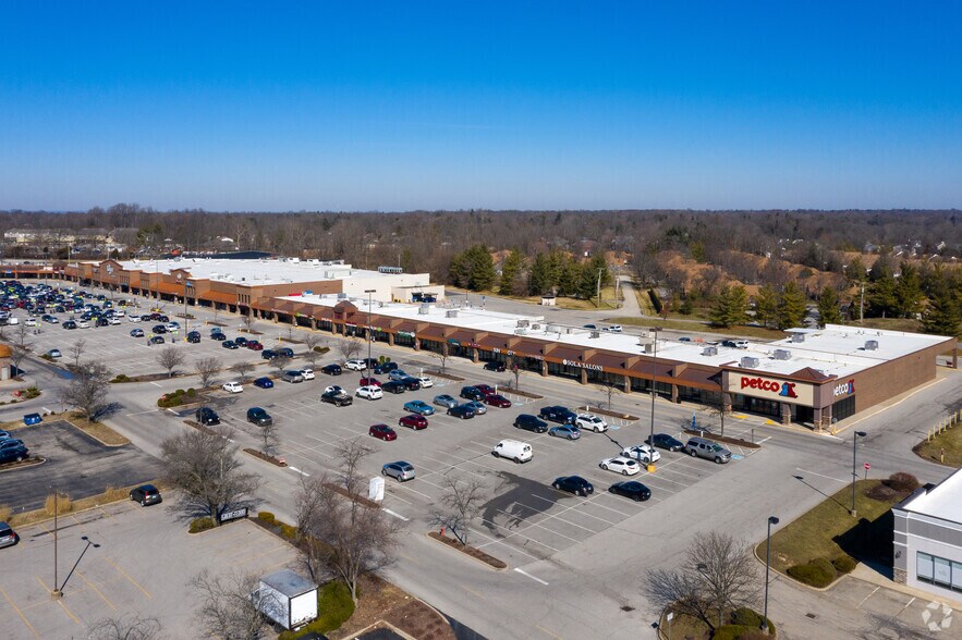 More Photos Of 12501-12695 Shelbyville Rd, Louisville General Retail For Lease