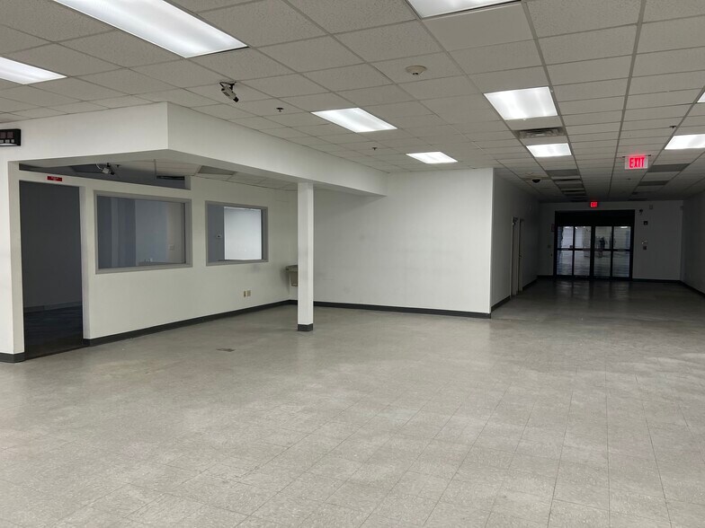 More Photos Of 40 Braintree St, Allston Warehouse For Lease