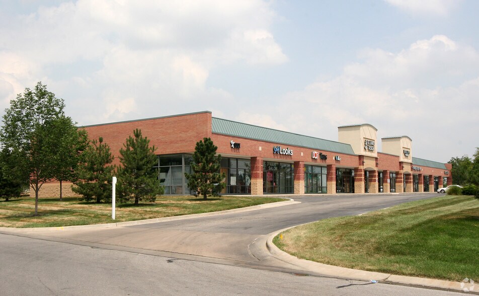 More Photos Of 14860-14878 Metcalf Ave, Overland Park Storefront For Lease