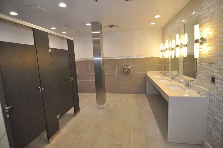 More Photos Of 520 Pennsylvania Ave, Fort Washington Office For Lease