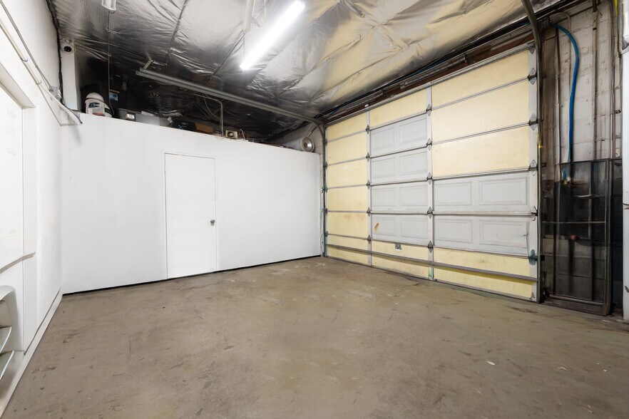 More Photos Of 7725 Deering Ave, Canoga Park Warehouse For Sale
