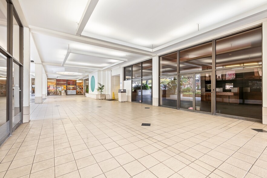 More Photos Of 1580 Makaloa St, Honolulu Office For Lease