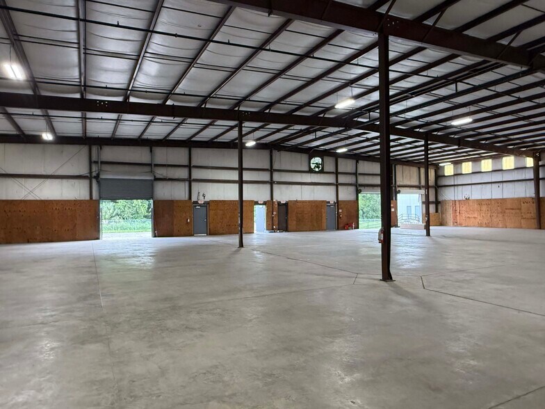 More Photos Of 1356 Bennett Dr, Longwood Distribution For Lease