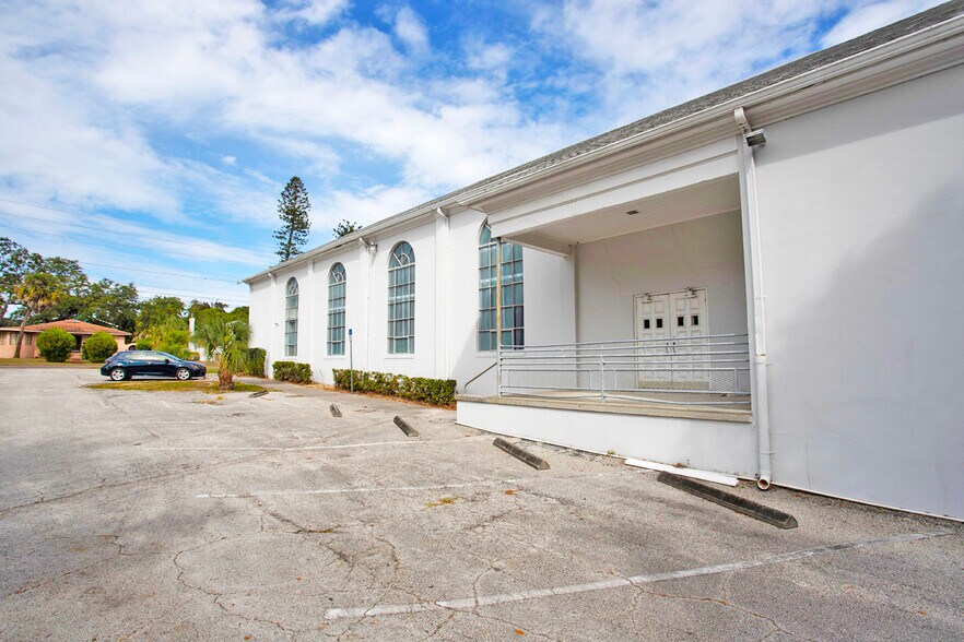 More Photos Of 1310 22nd Ave S, Saint Petersburg Religious Facility For Sale