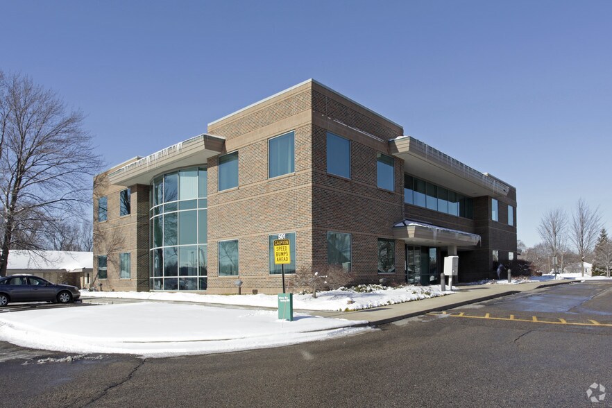 Primary Photo Of 501 Baldwin St, Jenison Bank For Lease