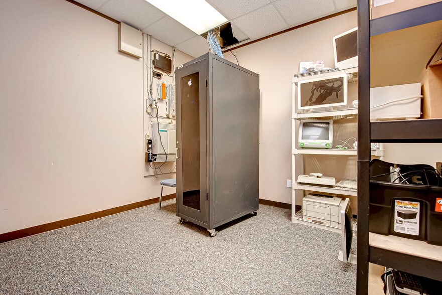 More Photos Of 7102 Glen Chase Ct, Houston Office For Sale