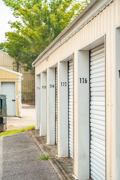 More Photos Of 1719 Signal Point Rd, Charleston Self Storage For Sale