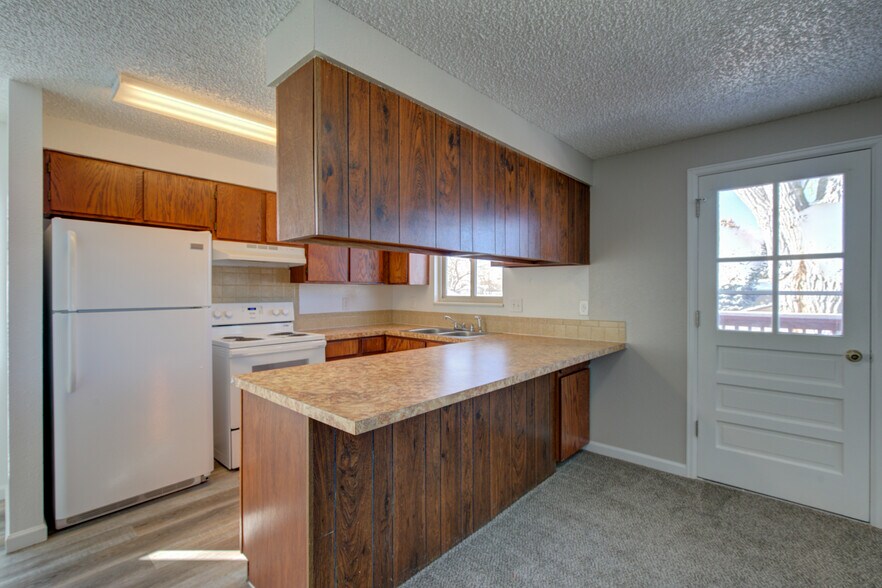 More Photos Of 1331 Merl Pl, Longmont Apartments For Sale