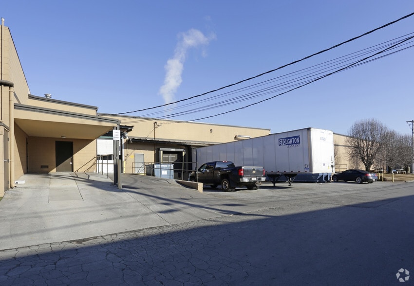 More Photos Of 128-138 Sherlake Ln, Knoxville Warehouse For Lease