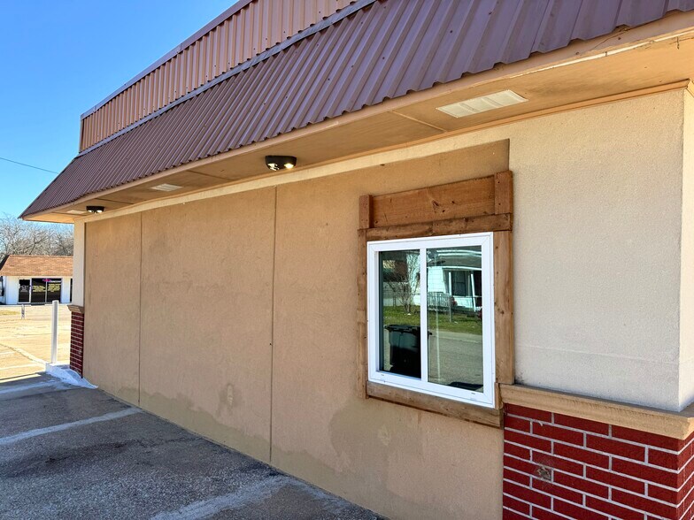 More Photos Of 601 S 9th Ave, Durant Office For Sale