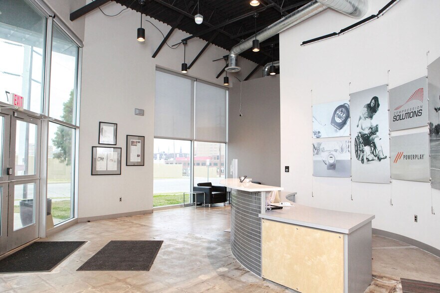 More Photos Of 817 E 4th St, Tulsa Showroom For Sale