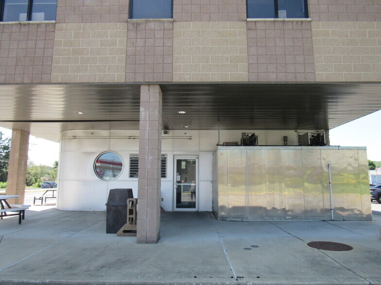 More Photos Of 150 W Dubois Ave, Dubois General Retail For Lease