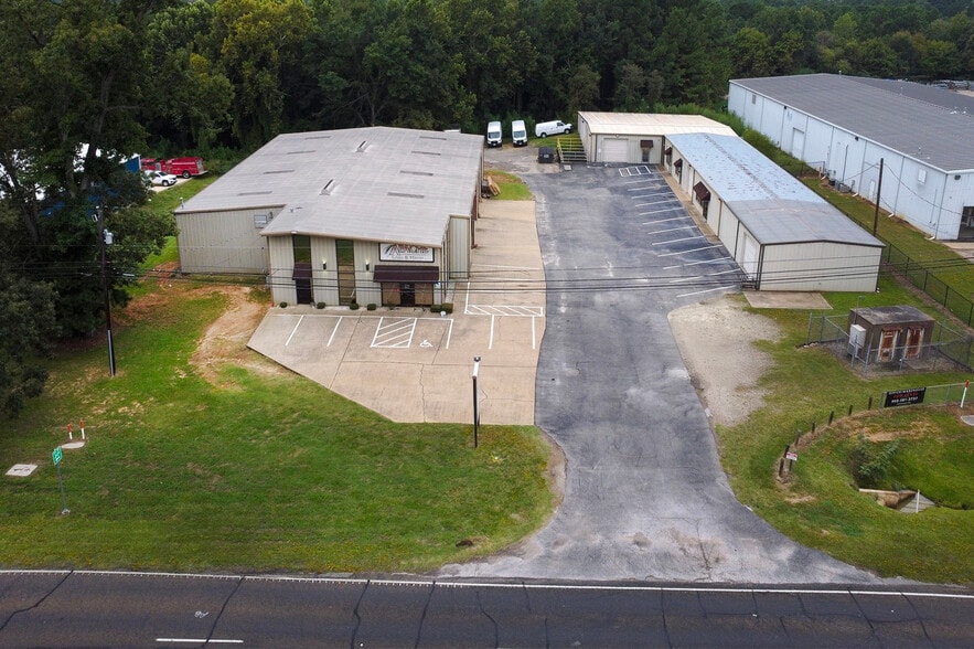 More Photos Of 13306 State Highway 110 S, Tyler Warehouse For Lease