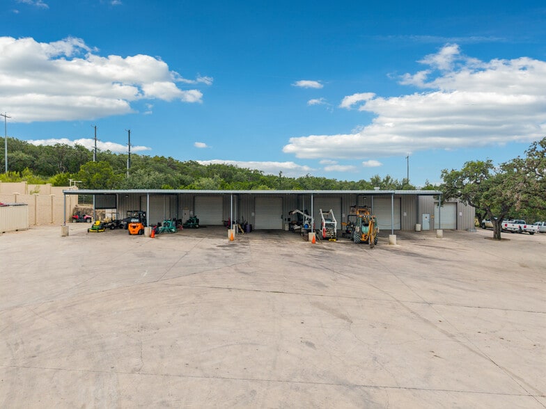 More Photos Of 24114 Blanco Rd, San Antonio Light Distribution For Sale