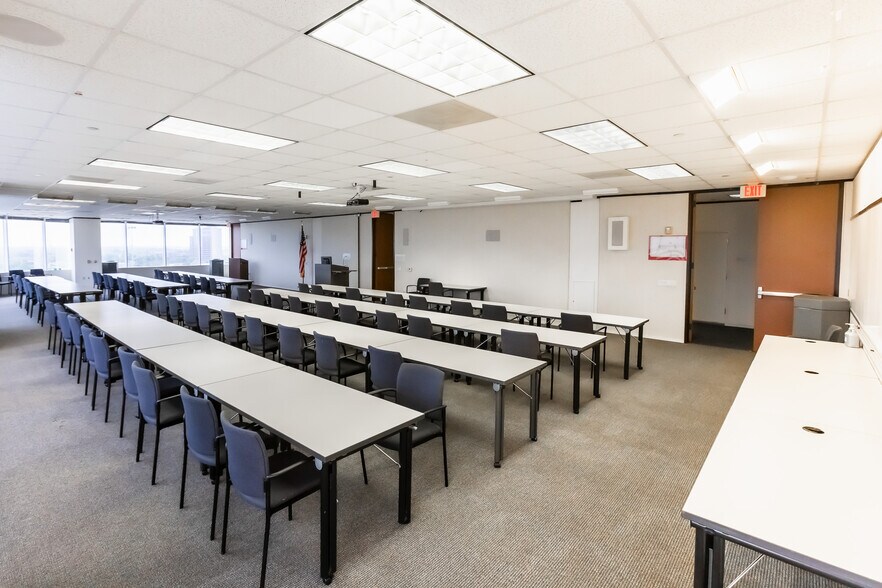 More Photos Of 100 Glenborough Dr, Houston Office For Lease
