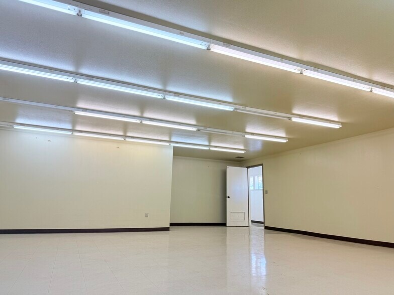 More Photos Of 1820 Oro Dam Blvd E, Oroville Bank For Lease
