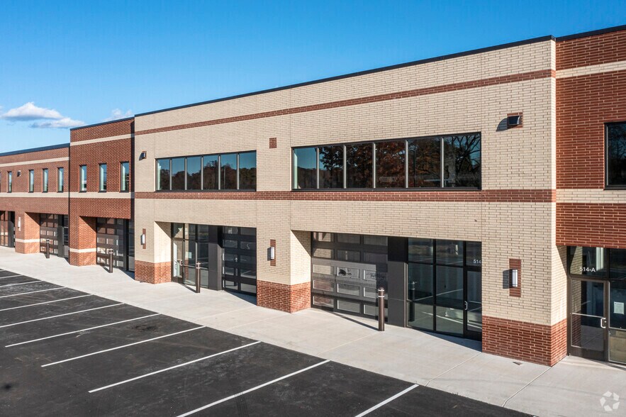 More Photos Of 514 Lansdowne Rd, Fredericksburg Flex For Lease