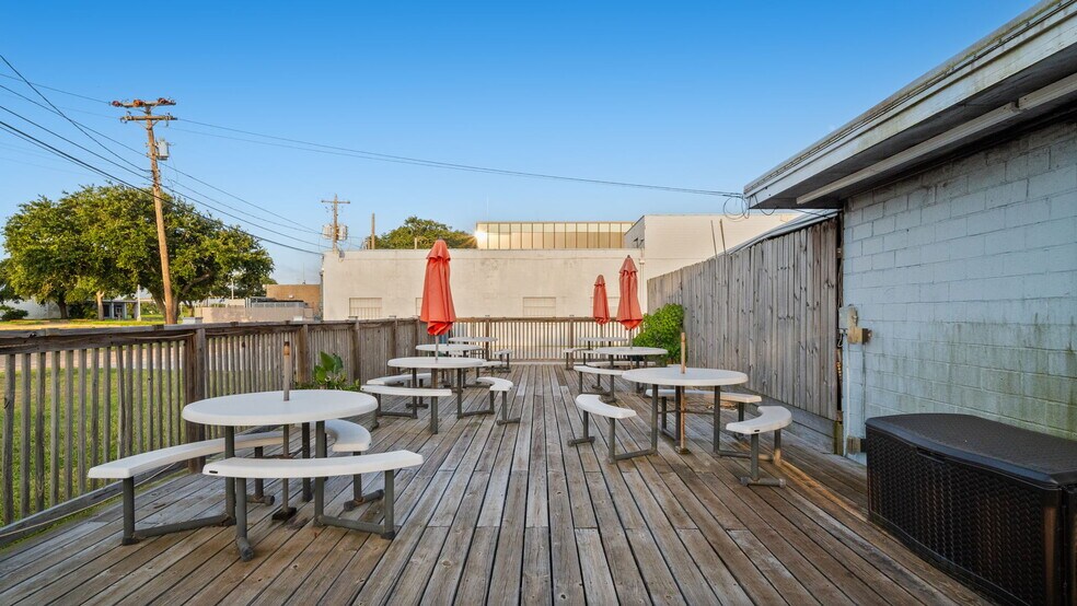 More Photos Of 230 W 2nd St, Freeport Restaurant For Sale