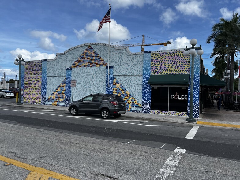 More Photos Of 2033-2051 Hollywood Blvd, Hollywood Freestanding For Sale