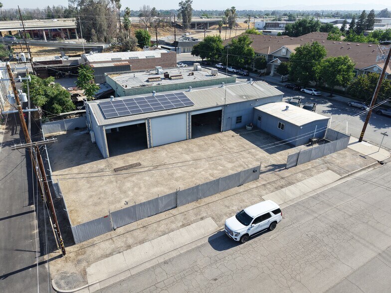 More Photos Of 700 23rd St, Bakersfield Auto Repair For Lease