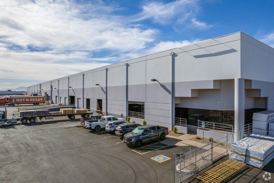 More Photos Of 420 S 53rd Ave, Phoenix Warehouse For Lease