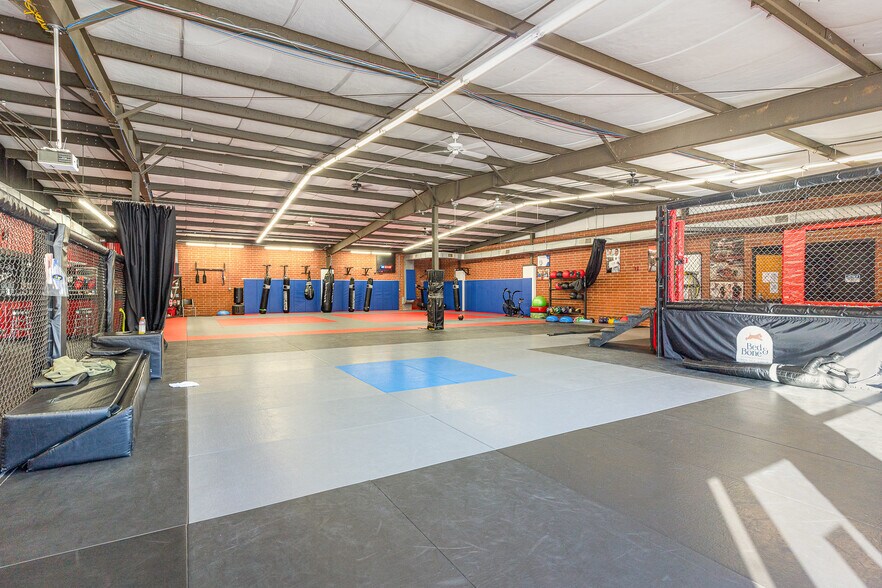 More Photos Of 3948 Forest Oaks Ln, Mebane Showroom For Sale