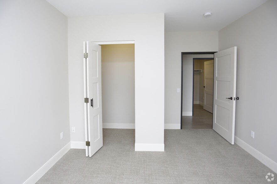 More Photos Of 323 State St, La Crosse Apartments For Sale