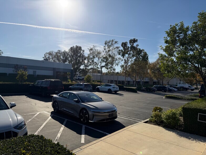 More Photos Of 23171-23173 La Cadena Dr, Laguna Hills Medical For Lease