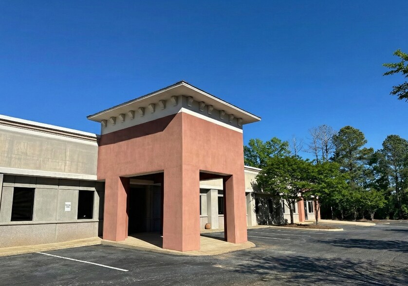More Photos Of 1025 Northpark Dr, Ridgeland Office For Sale