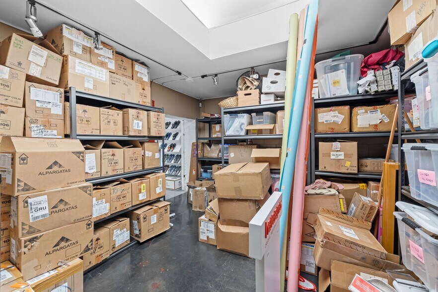 More Photos Of 513 Boccaccio Ave, Venice Office For Lease