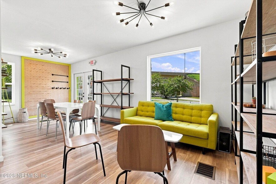 More Photos Of 2103 Atlantic Blvd, Jacksonville Office For Sale