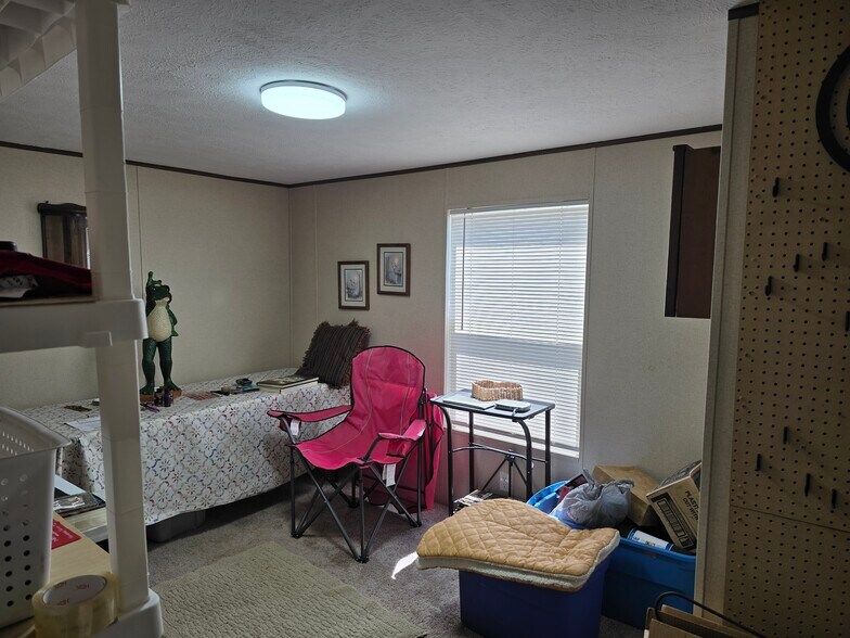 More Photos Of 13 Evergreen Cir, Dunlap Trailer Camper Park For Sale