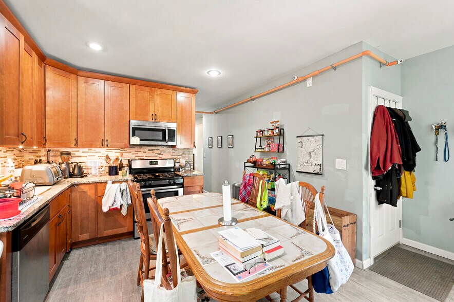 More Photos Of 807 S 49th St, Philadelphia Apartments For Sale
